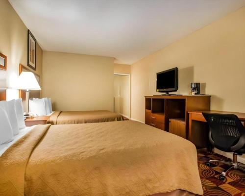 Cama o camas de una habitación en Quality Inn Redding near I-5