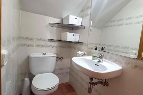 Bilik mandi di La casa de Fontanars