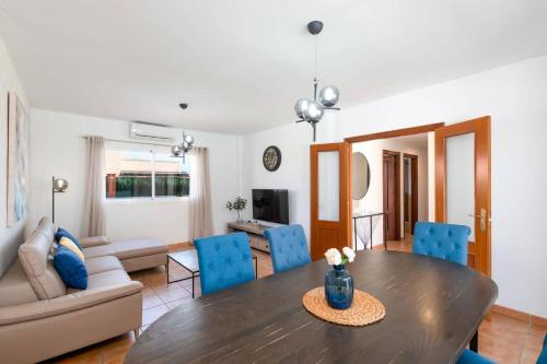 Villa Enrique by Villa Plus