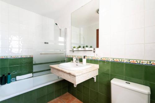 Villa Enrique by Villa Plus