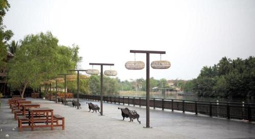 Φωτογραφία από το άλμπουμ του The Buffalo Amphawa σε Samut Songkhram