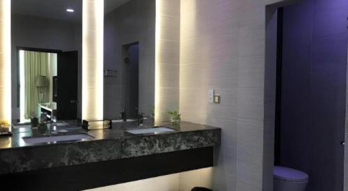Ένα μπάνιο στο Hotel AIFA