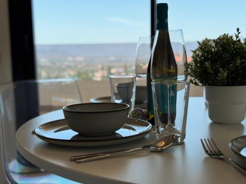 Luxurious 2-Bedroom Apartment in Arenals del Sol with Pool and Sea Views