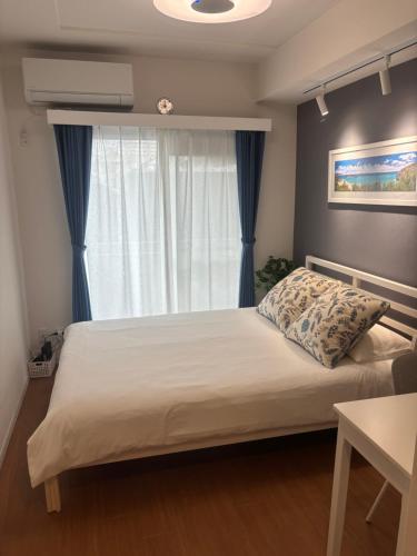 Tokyo Disney Resort 3 minutes by train, along Symbol Road, and plenty of commercial facilities!Free wifi, double bed