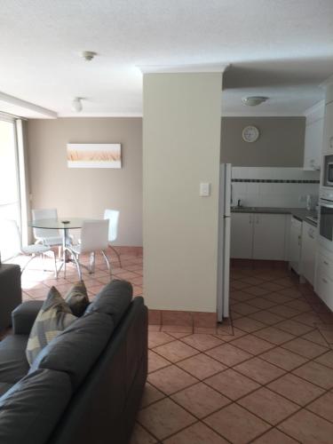Η κουζίνα ή μικρή κουζίνα στο Crystal Beachfront Apartments