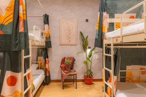 Saigon Authentic Alley Hostel - Local Vibes, Food Tours, City Walks, Cooking Classes, Free Breakfast, Gym & Rooftop Billiards