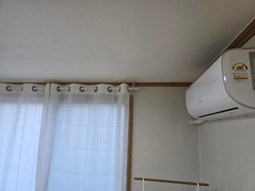 Foto dalla galleria di Daegu, Apsan, Room 2, Spacious Living Room, Emotional Dining, Pretty Bathtub, Parking Guaranteed a Daegu