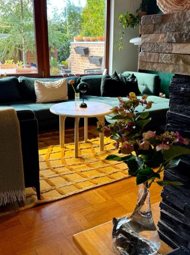 Ruang duduk di RIA Spa sauna, jacuzzi