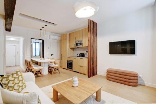 Pick A Flat's Apartment in Montorgueil - Rue Saint Sauveur
