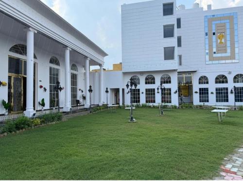 The Golden leaf hotel