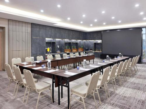 Бизнес-центр и/или конференц-зал в Novotel Jakarta Cikini