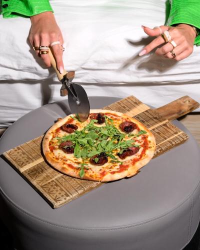 Comida en o cerca de este hotel