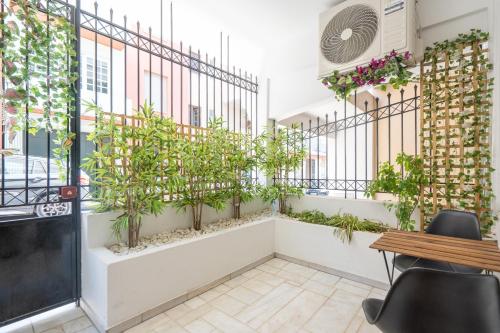 2BR Luxurious Apt in Mets 20 min From Acropolis