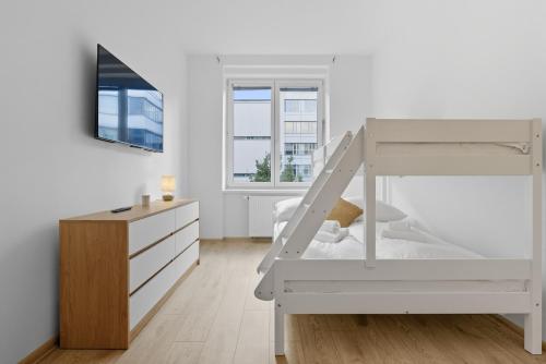 Family apartment with kitchen near the subway