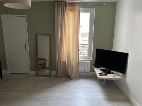 TV i/ili multimedijalni sistem u objektu Mb property