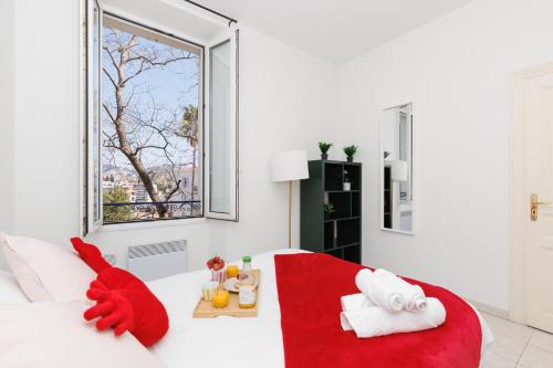 BnGo I Emerald Suite I 6 pax, center