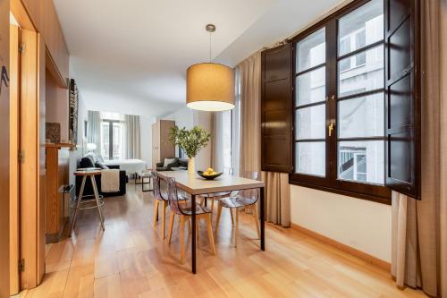 Aspasios Plaza Real Apartments