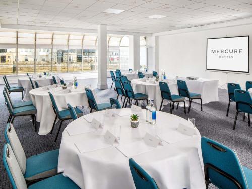 Εστιατόριο ή άλλο μέρος για φαγητό στο Mercure Bedford Centre Hotel