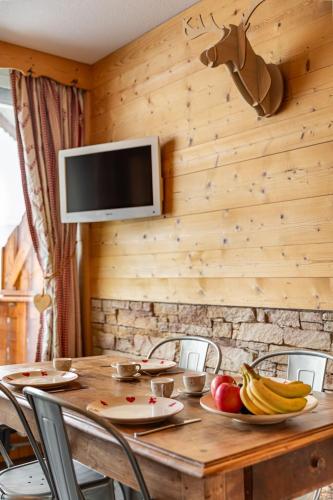 Residence Dome de Polset, Ski In-Out with WiFi in Val Thorens, "V2" by Versant Collection