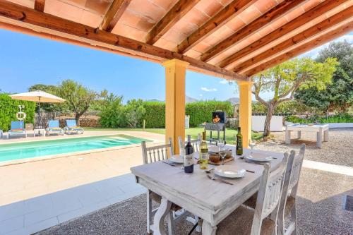 Villa Es Corto by Villa Plus