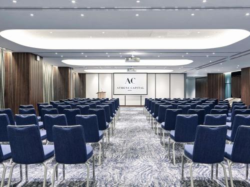 Бизнес-центр и/или конференц-зал в Athens Capital Center Hotel - MGallery Collection