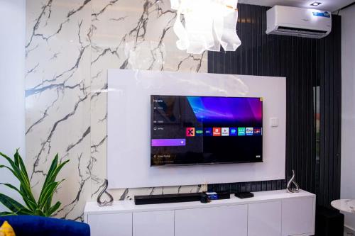 Gallery image of Whitney 2 Luxury Apartment in Aja