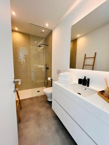 White House Avenida