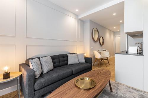 Waou Essence II Antón Martín