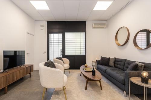 Waou Essence I Los Austrias - Corta Duración