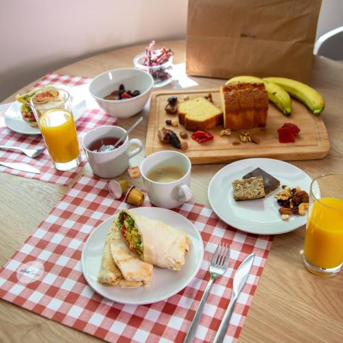 Makanan di atau berdekatan apartmen