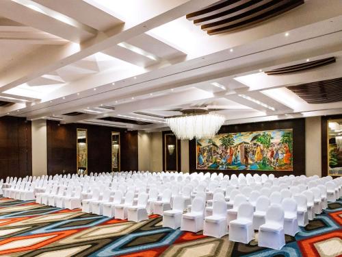 アクラにあるMövenpick Ambassador Hotel Accraのギャラリーの写真