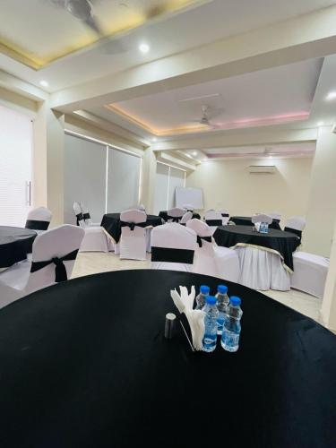 Οι επιχειρηματικές εγκαταστάσεις ή/και οι αίθουσες συνεδριάσεων στο Hotel The Luxe 18 - Golf Course Road