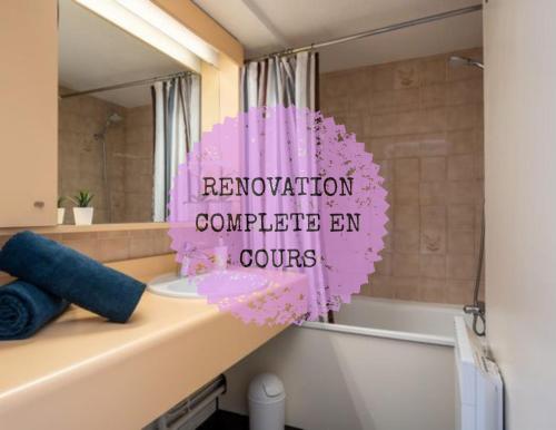 Ένα μπάνιο στο Studio NATHEN - Parking - Wifi - Balcon Sud ouest - Chamrousse 1650