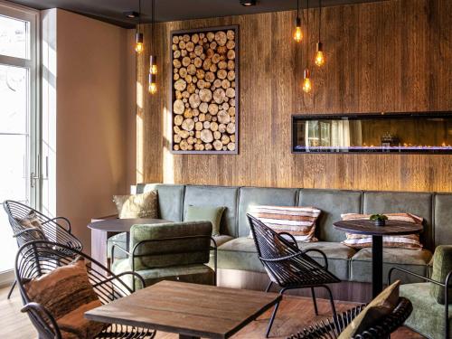 Гостиная зона в Mercure Han-sur-Lesse
