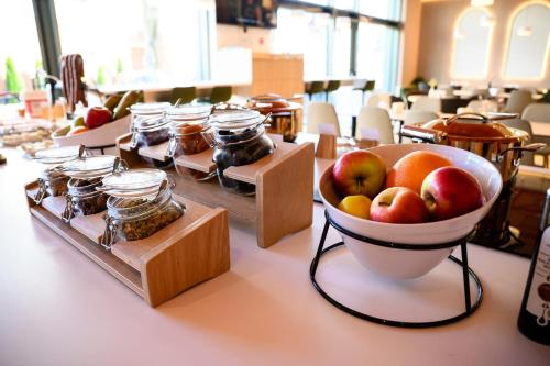 Jídlo v hotelu nebo okolí