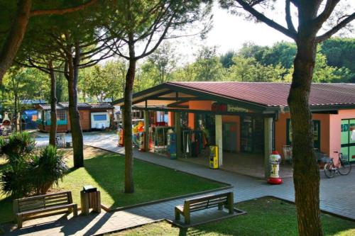 Fotografie z fotogalerie ubytování Ferienpark Cesenatico Mobilehome Riviera für 6 Personen v destinaci Zadina Pineta