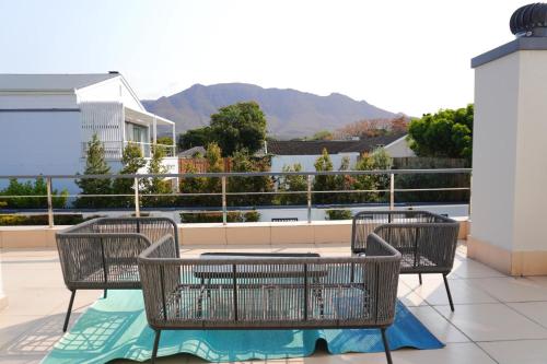 Afbeelding uit fotogalerij van Pine Villa 3 bed with pool Pine Villa in Tokai