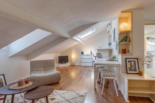 ATTIC URBAN AP4485 by Riviera Holiday Homes