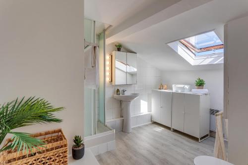 ATTIC URBAN AP4485 by Riviera Holiday Homes