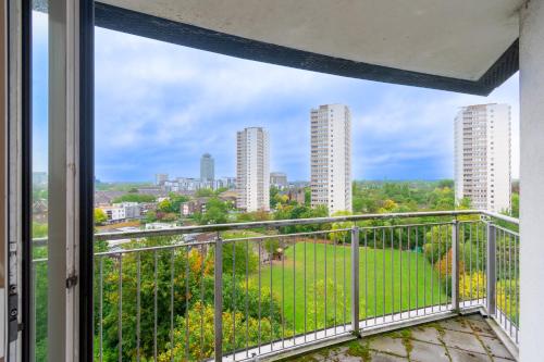 صورة لـ Spacious Shared Apartment by the Thames في برينتفورد
