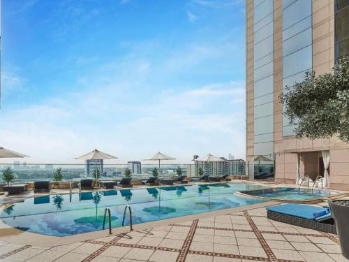 Hồ bơi trong/gần Fairmont Dubai