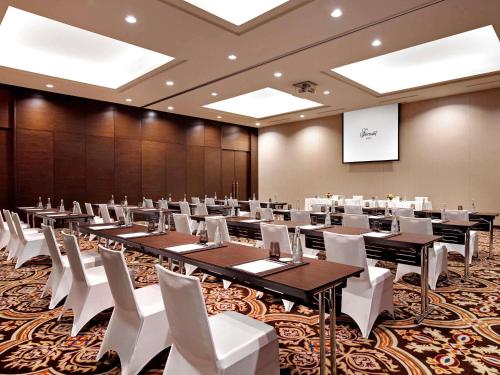 Бизнес-центр и/или конференц-зал в Fairmont Jakarta