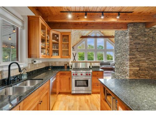 Gallery image of Vermont Mountainside Ski Chalet with Sauna, Gym, Near Stowe in Richmond
