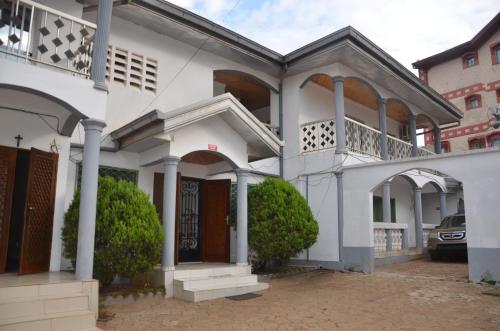 VICTOR & VICTORY GUEST HOUSE DAMAS-RAIL OBOBOGO Source