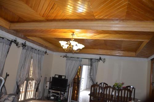 Billede fra billedgalleriet på VICTOR & VICTORY GUEST HOUSE DAMAS-RAIL OBOBOGO Source i Yaoundé