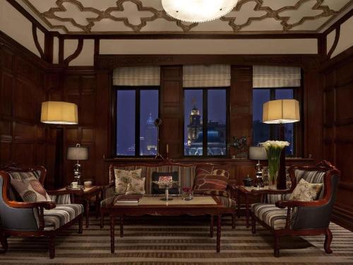 Χώρος καθιστικού στο Fairmont Peace Hotel on the Bund