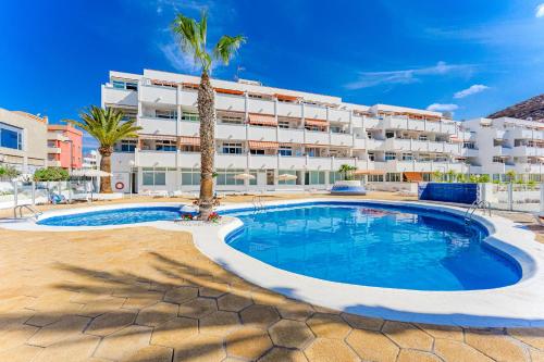New apartment in Los Cristianos Renovated with AC, Steps from Playa Las Vistas