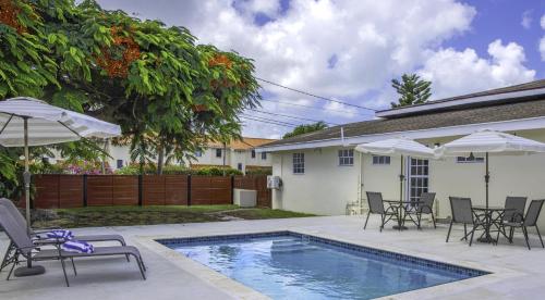 Hello Summer! 1-2 bedroom rate villa