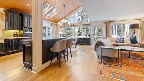 O bucătărie sau chicinetă la Linksview Grande