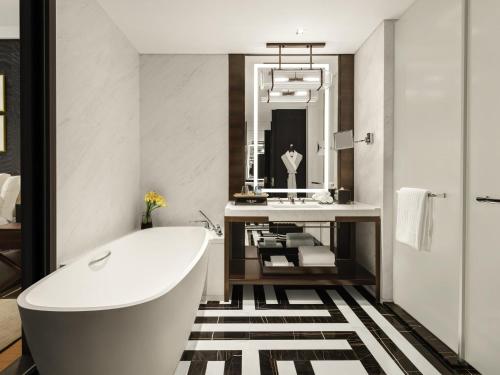 Koupelna v ubytování Fairmont Wuhan
